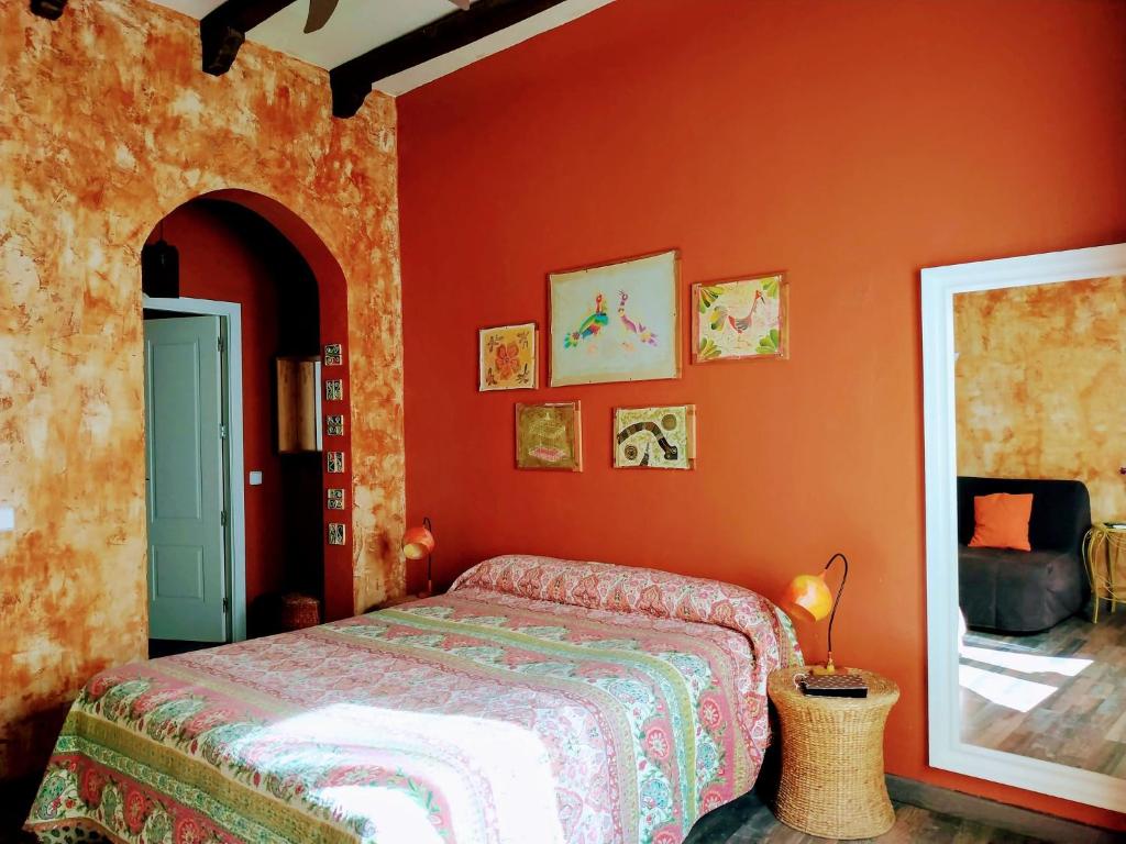 Двухместный (Улучшенный двухместный номер с 1 кроватью), Hostal Artistic B&B
