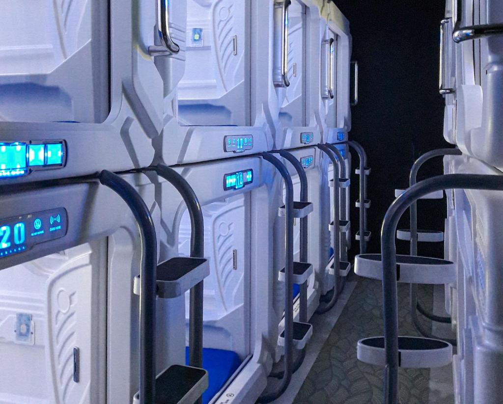Bangau - Short Term Rest Area Capsule Hotel photo 1
