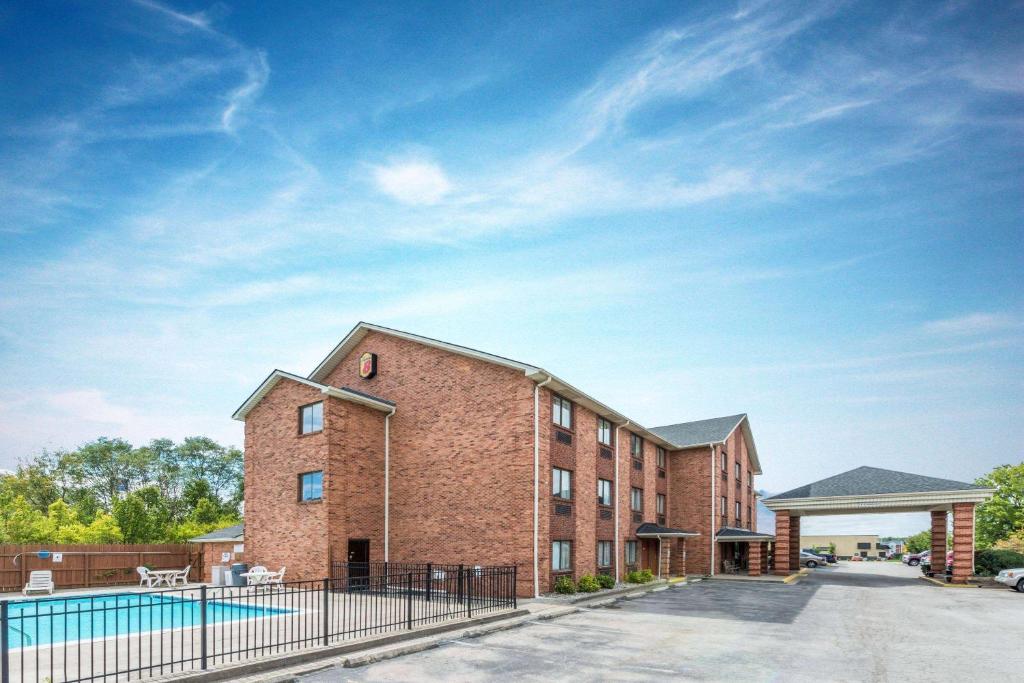 Super 8 by Wyndham Georgetown image