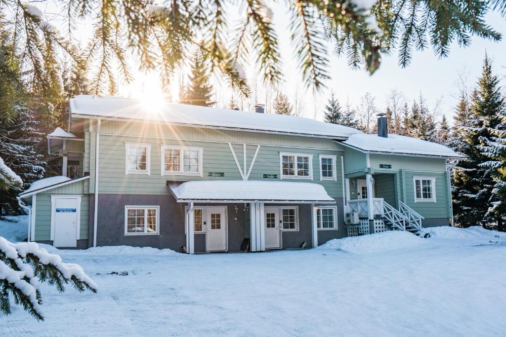Апартаменты (Небольшие апартаменты с мансардой), LomaPerkkiö Apartments