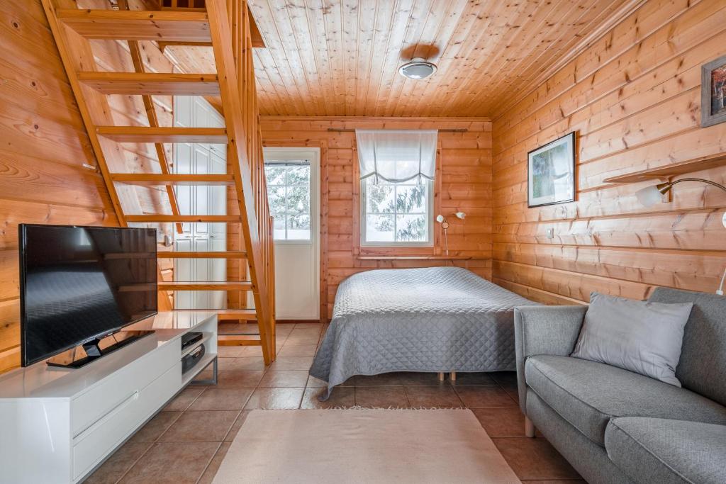 Апартаменты (Небольшие апартаменты с мансардой), LomaPerkkiö Apartments