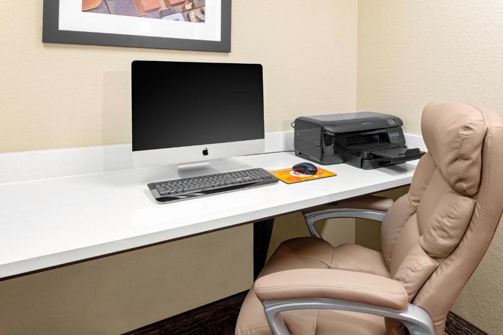 Candlewood Suites Warner Robins, an IHG Hotel photo 1