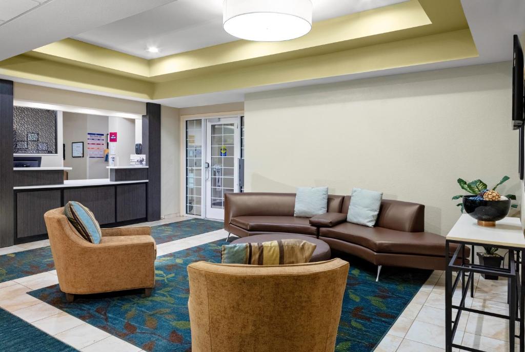 Candlewood Suites Warner Robins, an IHG Hotel photo 4