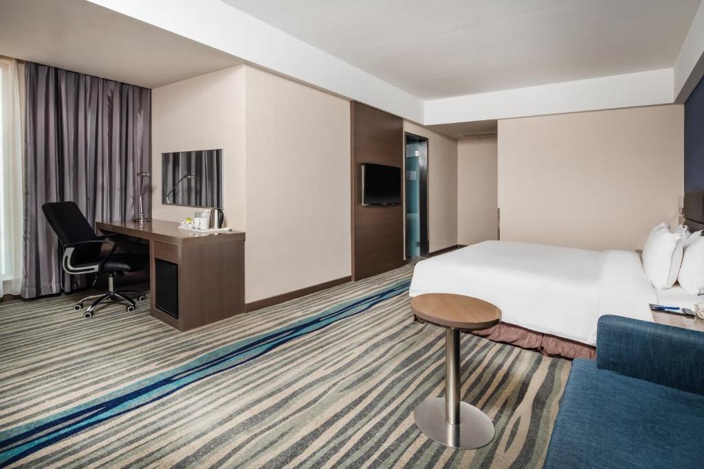 Сьюит (Люкс), Holiday Inn Express Shenyang North Station