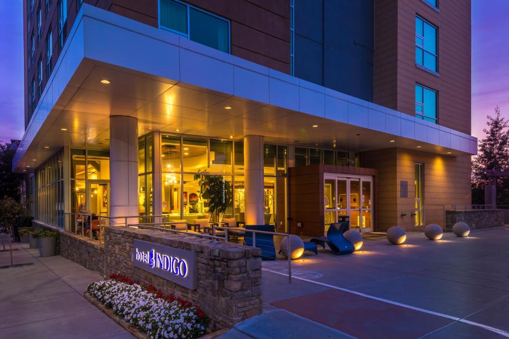 Hotel Indigo Asheville Downtown, an IHG Hotel image