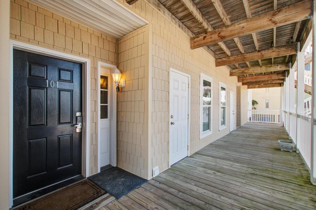 Seaside Condos photo 4