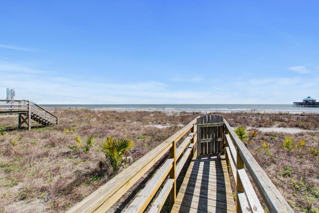 Seaside Condos photo 1
