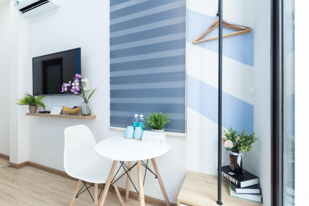 Cozrum Homes - Charming Corner