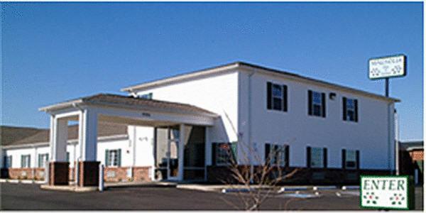 Magnolia Inn And Suites image