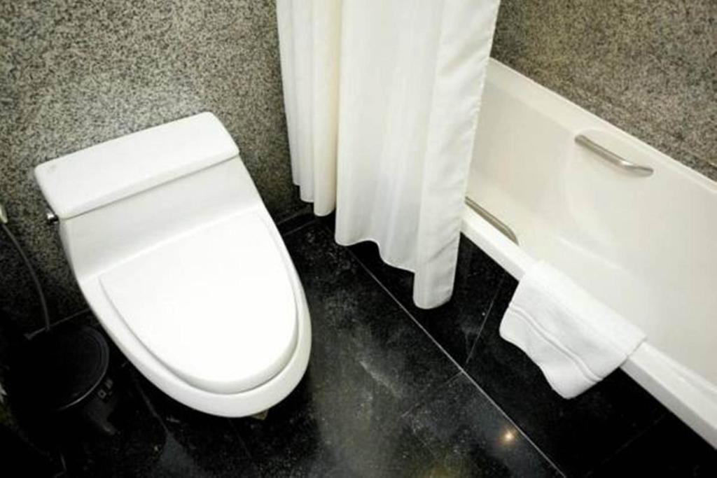 Одноместный (Улучшенный одноместный номер), Отель Majestic Suites