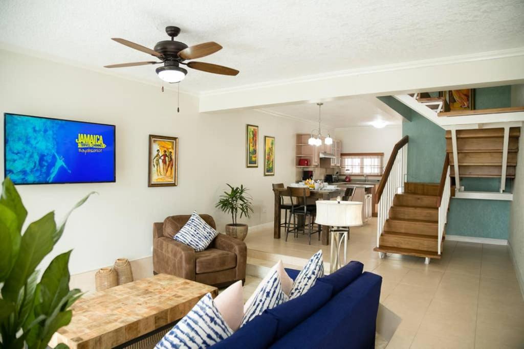 Choose To Be Happy at Surbiton Square - Two Bedroom Townhouse photo 4