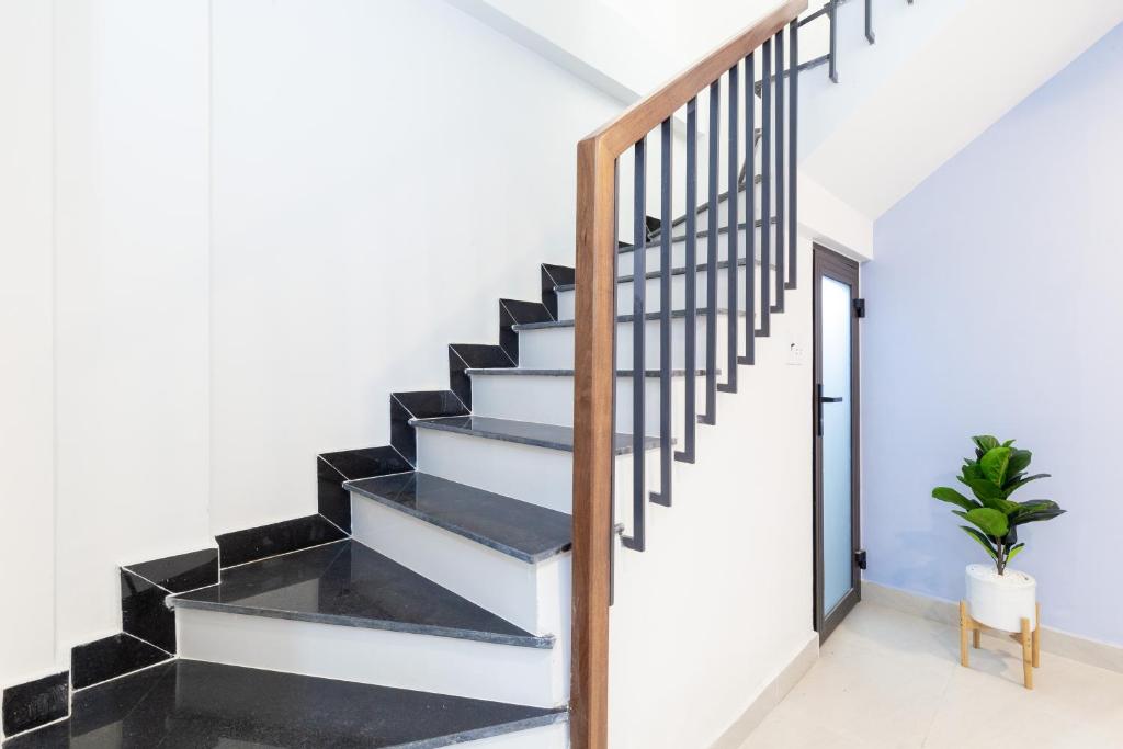 Cozrum Homes - Charming Corner
