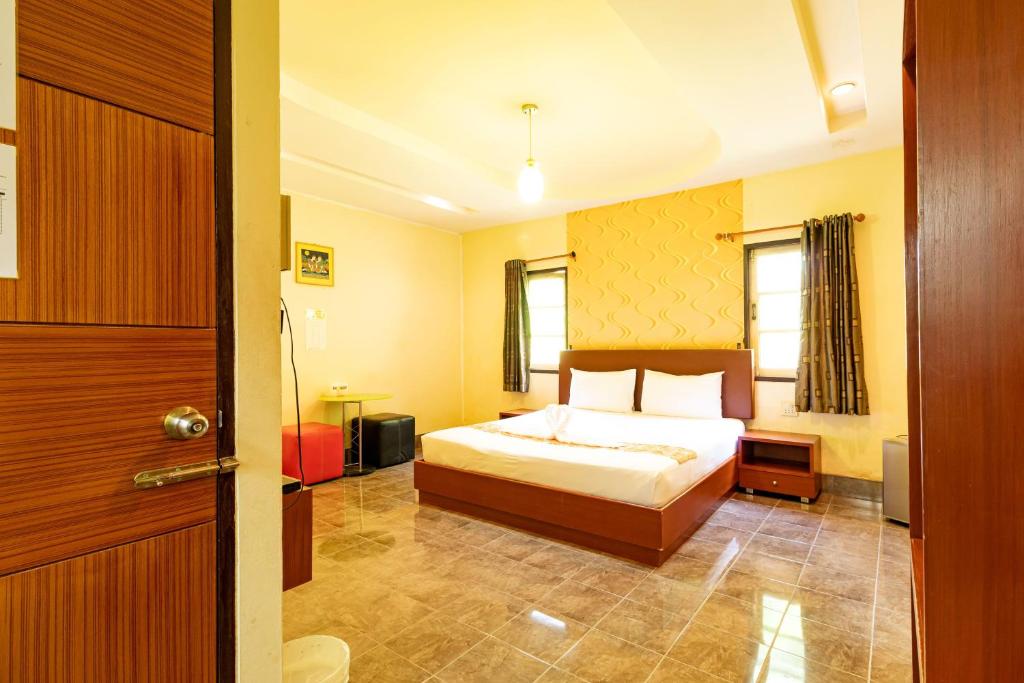 Ban Suan Chomdao Resort - Tap to explore photos