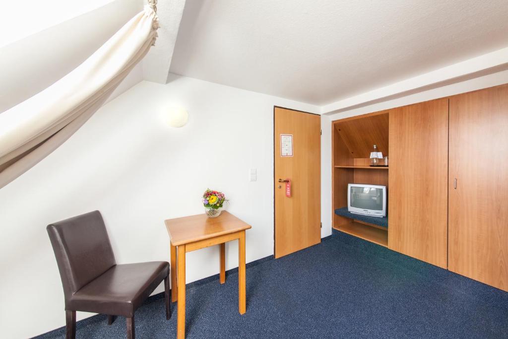 Одноместный (Одноместный номер с основными удобствами), Hotel Antares Düsseldorf
