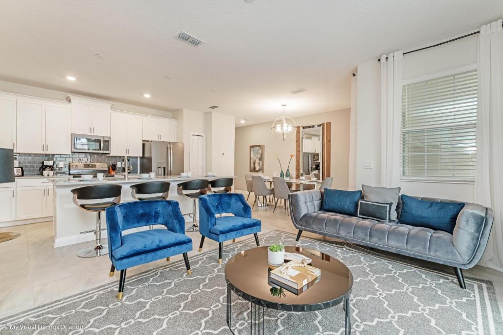 Modern Townhome W/private Pool & Free Water Park! image