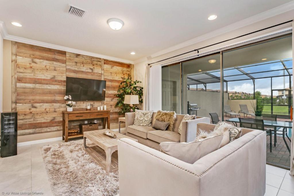 Beautiful Townhome W/private Pool 7 mi to Disney image