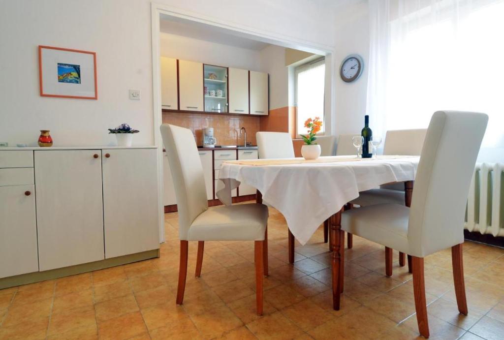 Apartment Rojnic - 3 bedrooms apartment photo 3