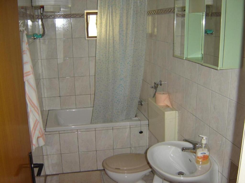 Apartments Grgorinić - Ground Floor photo 4