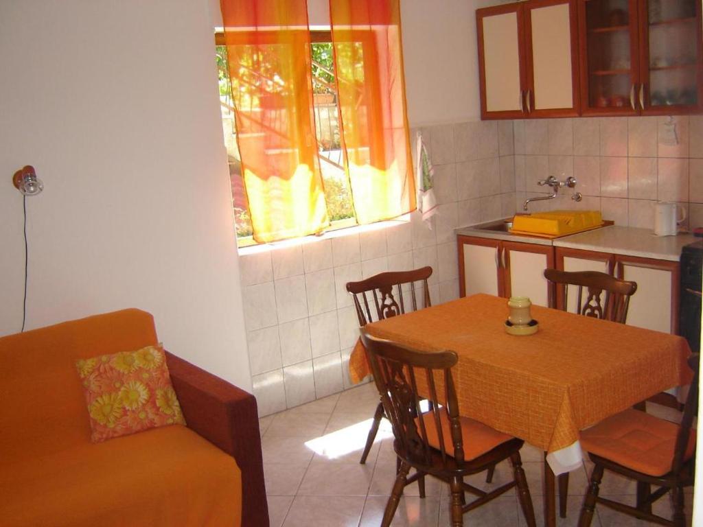 Apartments Grgorinić - Ground Floor photo 2