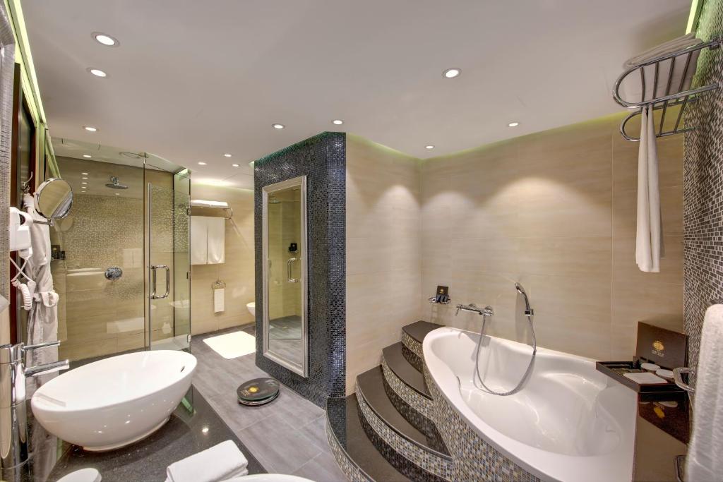Сьюит (Люкс «Гранд»), Отель Donatello Hotel