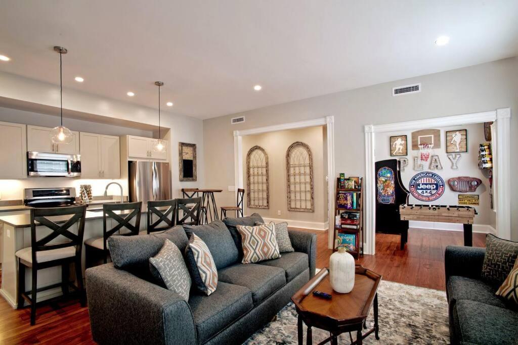Newly Renovated 4 bed 3 bath and 2 Parking Spots image