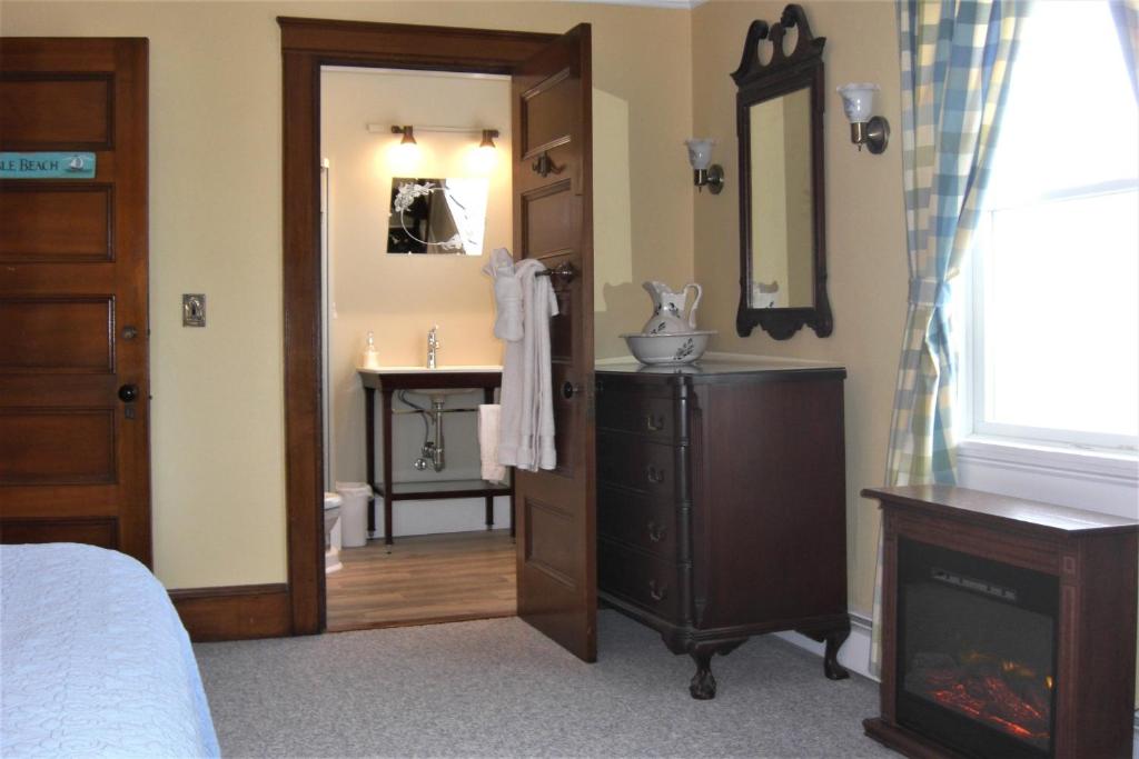 Seafarer Inn photo 1