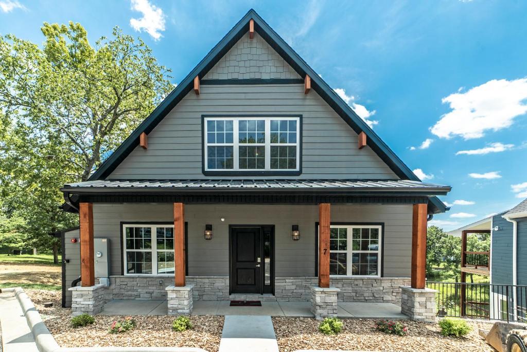 Reunion Lodges at Thousand Hills image