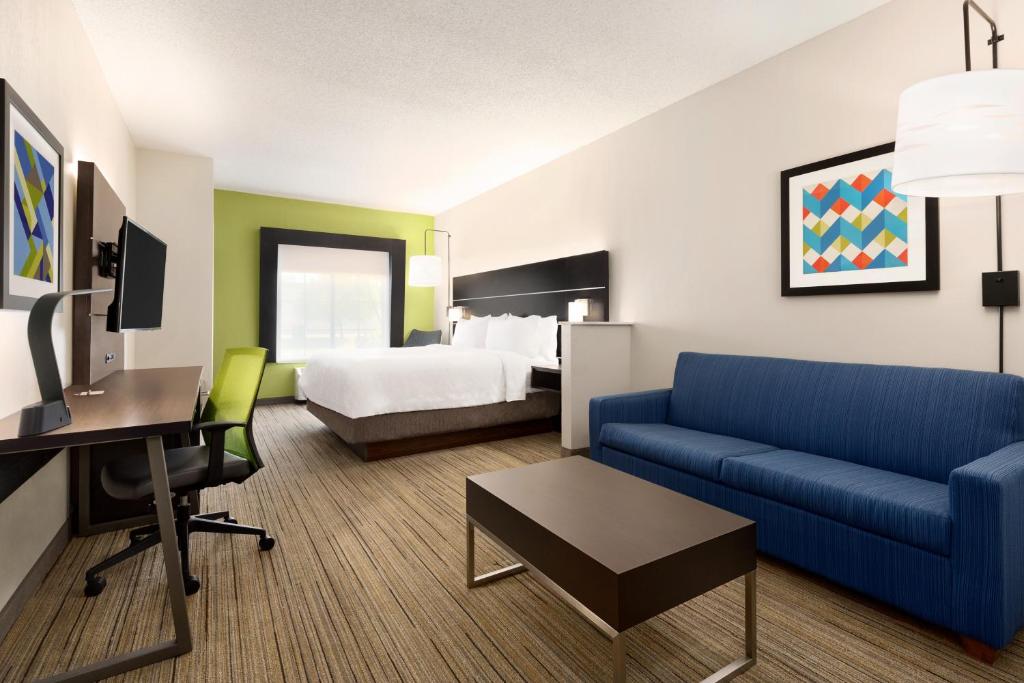 Holiday Inn Express Hotel & Suites Shawnee I-40, an IHG Hotel photo 1