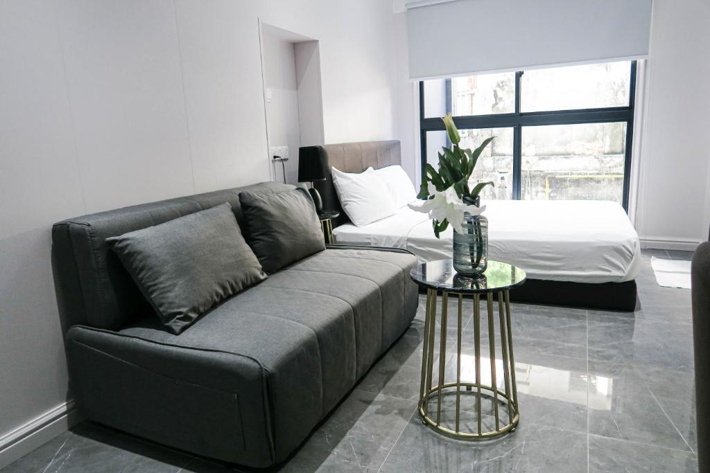 Deluxe Studio & Suite by Recharge photo 2