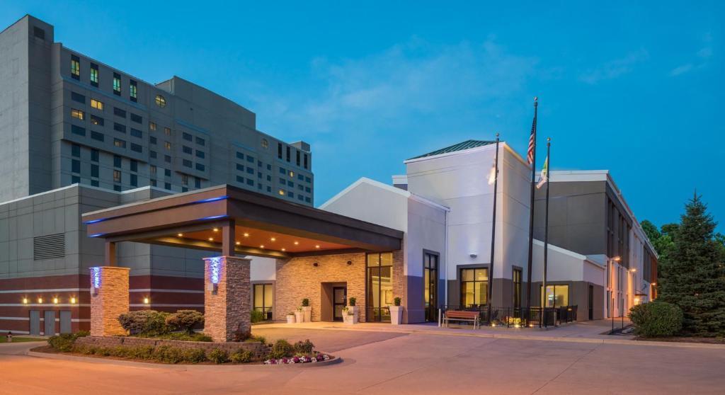 Holiday Inn Express Springfield, an IHG Hotel image