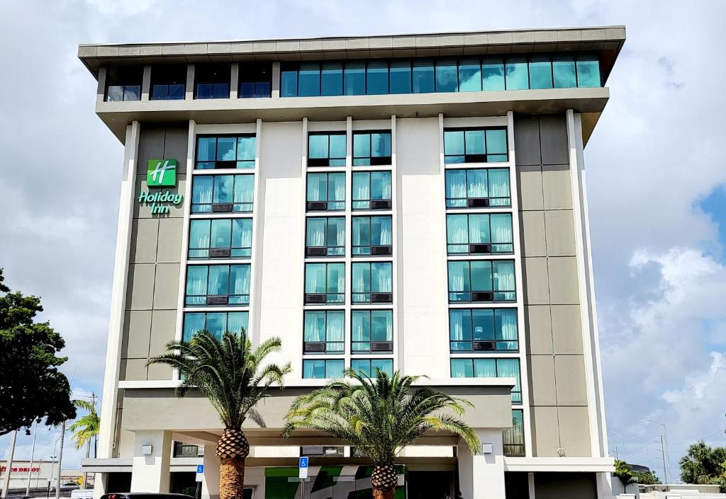 Holiday Inn Miami - International Airport, an IHG Hotel image