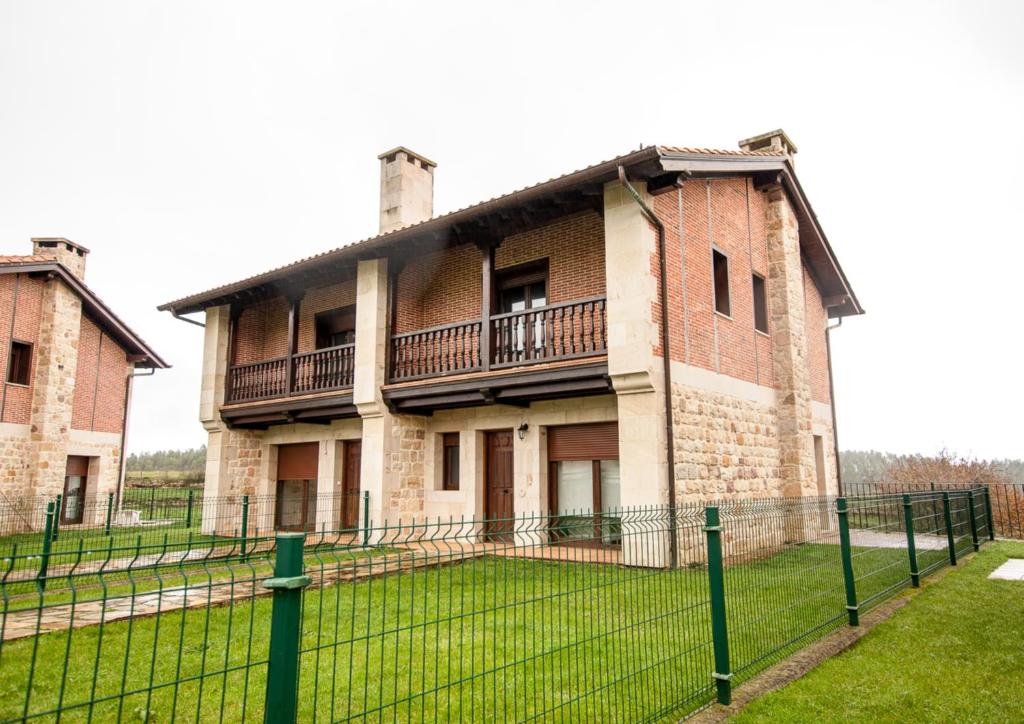 Casas encantadoras en entorno espectacular photo 1