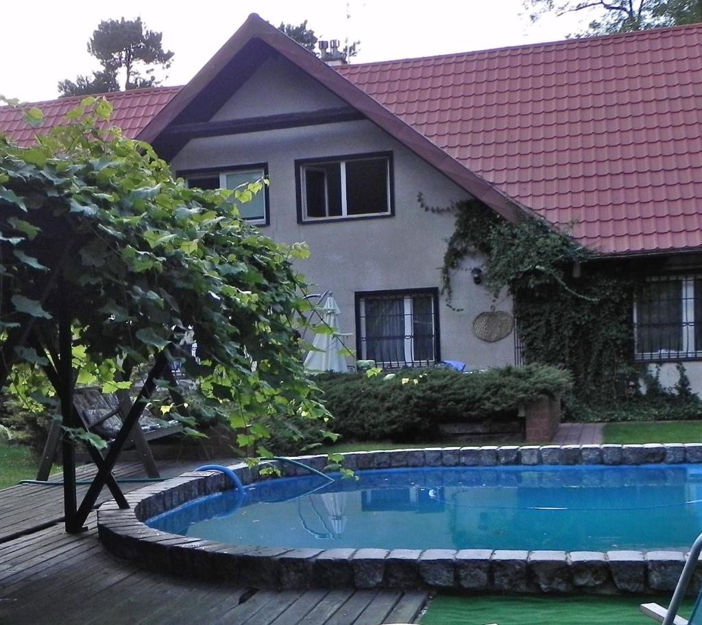 DOM 4 POKOJE Z BASENEM BLISKO WARSZAWY photo 1