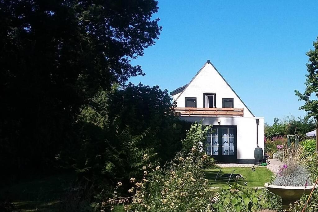 Zonnig appartement Maasbommel. photo 2