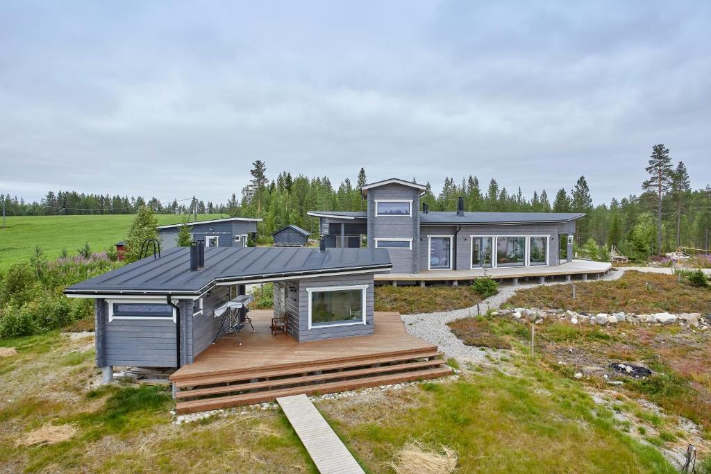 Huvila erämaajärven rannalla Taivalkoskella photo 1