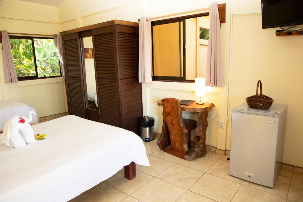 Jungle Lodge at Wild Sun Rescue Center photo 4