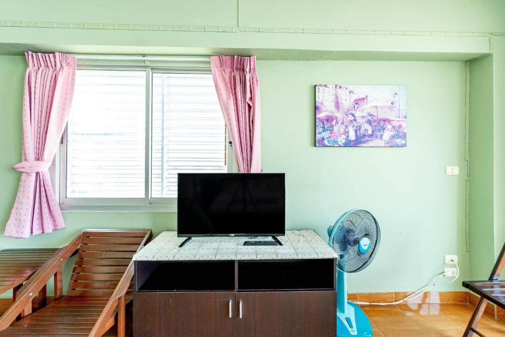 Двухместный (Улучшенный номер с кроватью размера «queen-size»), Benjaratch Boutique Apartment