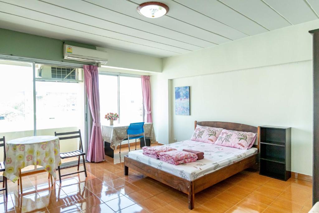 Двухместный (Улучшенный номер с кроватью размера «queen-size»), Benjaratch Boutique Apartment