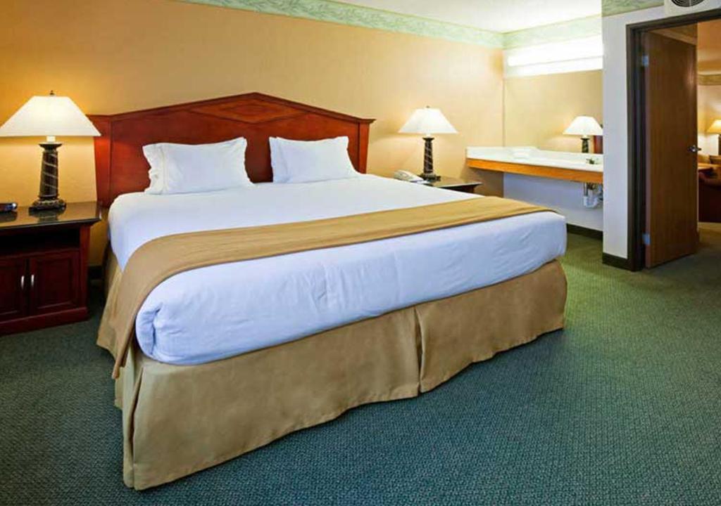 Norwood Inn & Suites Eagan St Paul & Mall of America photo 1