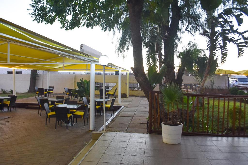Cresta Botsalo Hotel photo 4