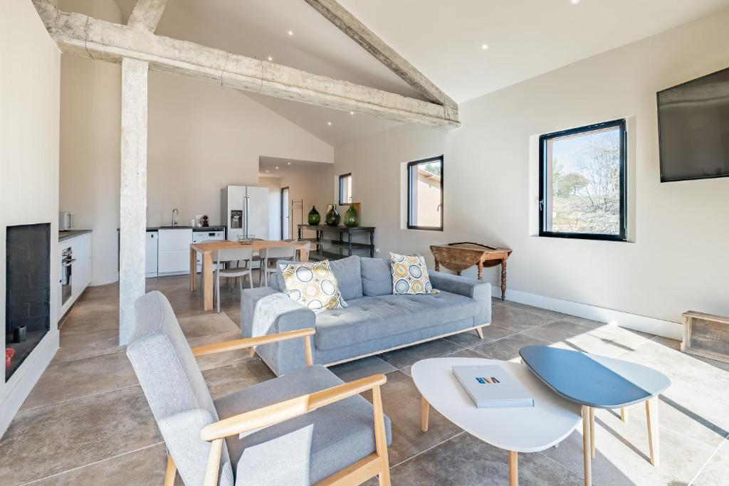 Loft d'architecte au coeur d'un domaine viticole photo 3