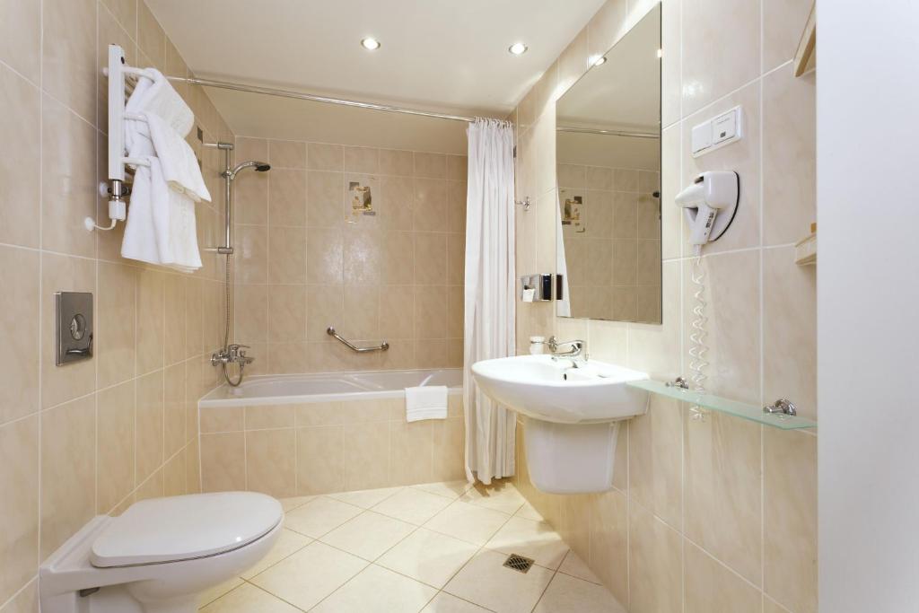 Qubus Hotel Legnica photo 1