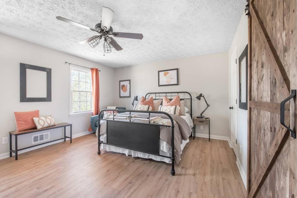 Stunning Spacious Farmhouse Near Atlanta 9 Beds photo 4