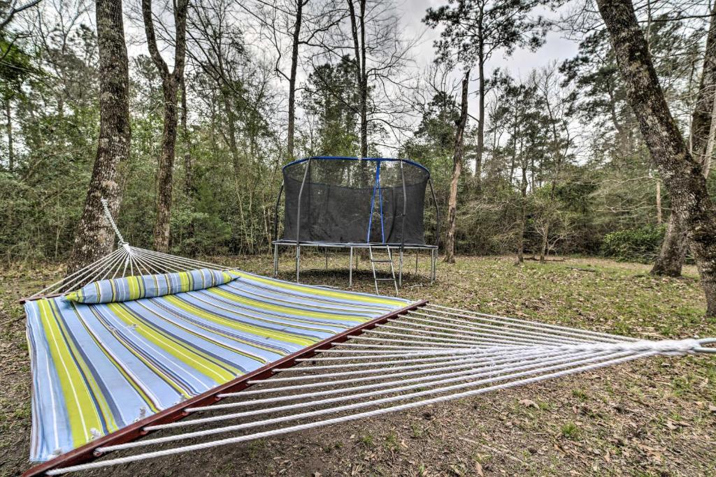 Secluded Texas Getaway with 25 Acres and Private Yard photo 1