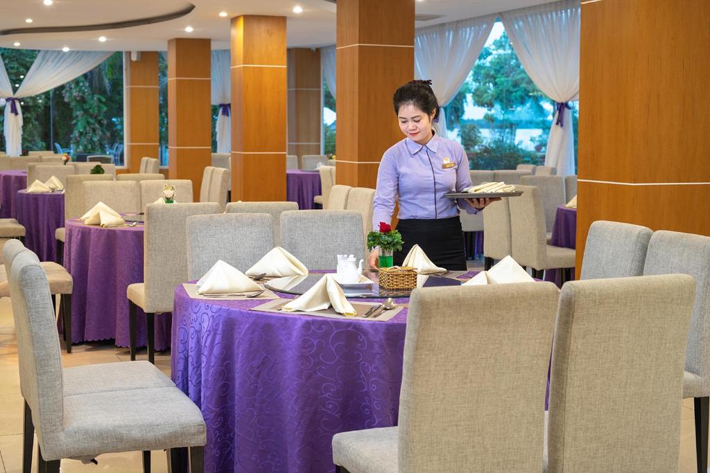 Khách sạn Nesta 