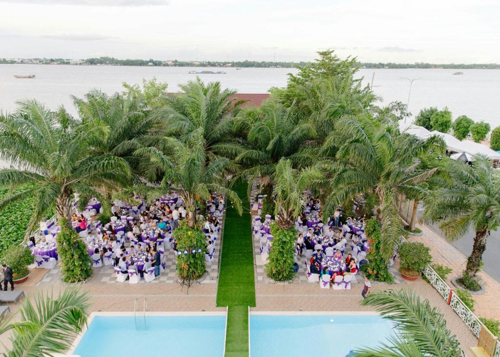 Khách sạn Nesta 