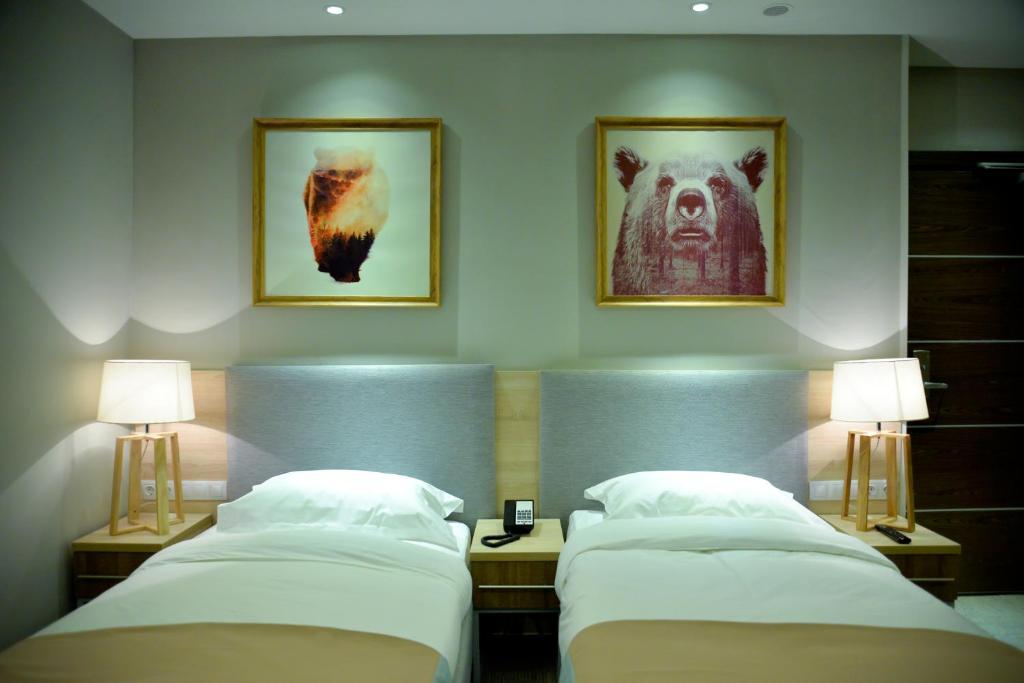 GREEN Which Hotel photo 2