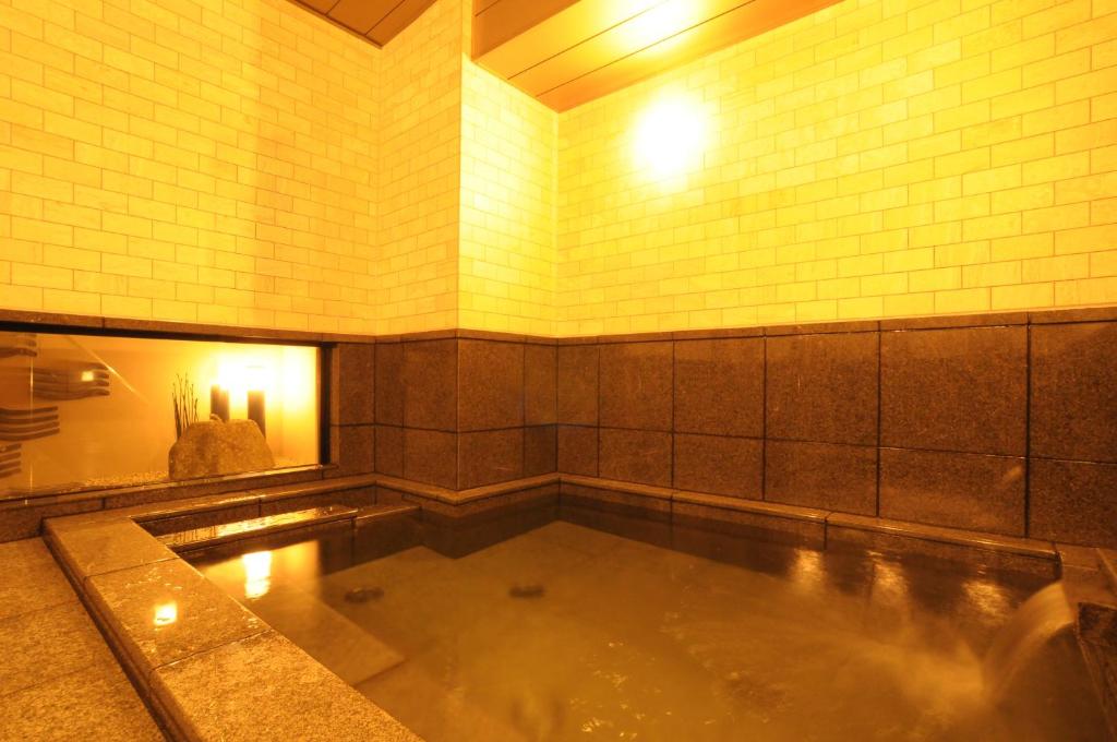 AB Hotel Omihachiman photo 4