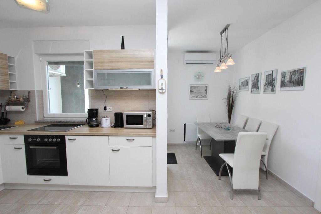 Apartment Adi photo 2