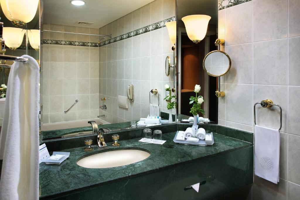 Двухместный (Номер Делюкс с кроватью размера «king-size»), Отель Roda Al Bustan Hotel